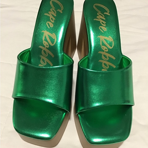 NWT Cape Robbin Metallic Green Platform Mules Size 9 - Picture 4 of 10